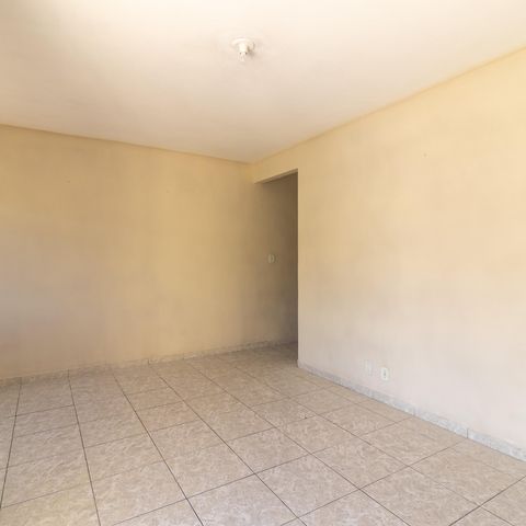 Casa para alugar com 100m², 2 quartos e 1 vaga Casa para alugar com 100m², 2 quartos e 1 vagaSala