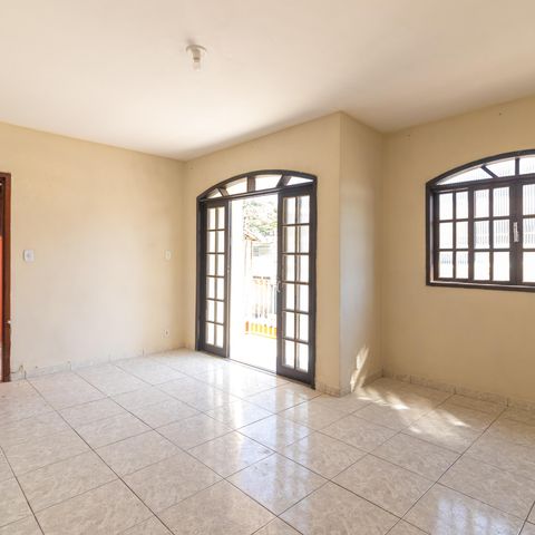 Casa para alugar com 100m², 2 quartos e 1 vaga Casa para alugar com 100m², 2 quartos e 1 vagaSala