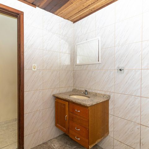 Casa para alugar com 100m², 2 quartos e 1 vaga Casa para alugar com 100m², 2 quartos e 1 vagaBanheiro