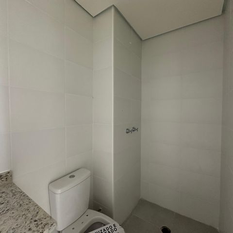 Apartamento à venda com 58m², 2 quartos e 1 vaga Apartamento à venda com 58m², 2 quartos e 1 vagaBanheiro da Suíte