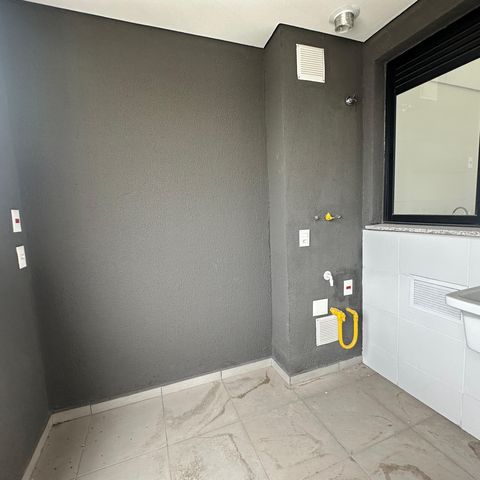 Apartamento à venda com 58m², 2 quartos e 1 vaga Apartamento à venda com 58m², 2 quartos e 1 vagaÁrea de Serviço