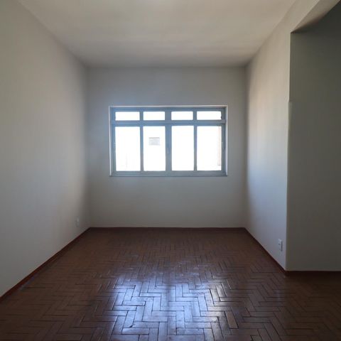 Apartamento para alugar com 120m², 3 quartos e 1 vaga Apartamento para alugar com 120m², 3 quartos e 1 vagaSala
