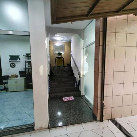 Casa à venda com 300m², 1 quarto e 6 vagas