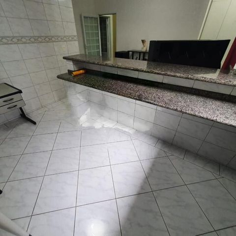 Casa à venda com 300m², 1 quarto e 6 vagas