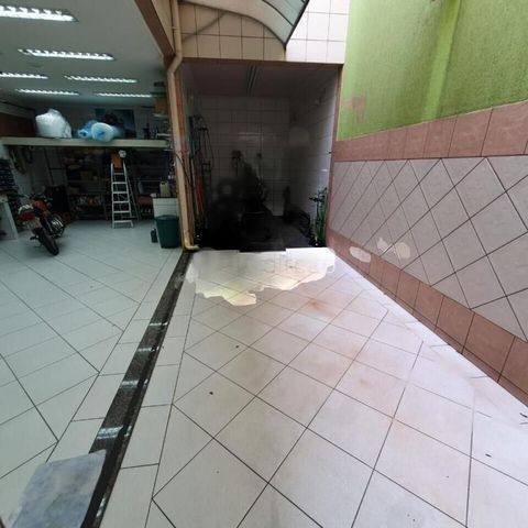 Casa à venda com 300m², 1 quarto e 6 vagas