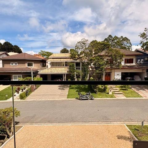 Casa à venda com 350m², 4 quartos e 4 vagas