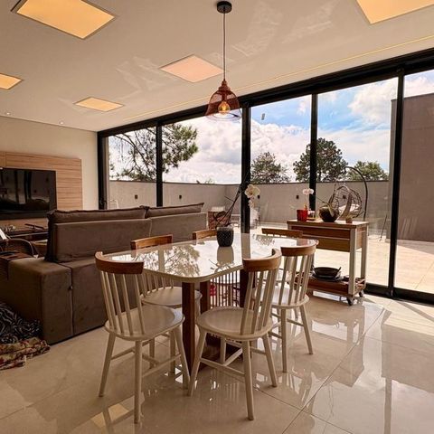 Casa à venda com 350m², 4 quartos e 4 vagas