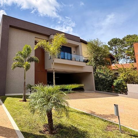 Casa à venda com 350m², 4 quartos e 4 vagas