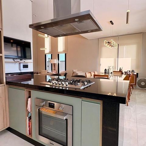 Casa à venda com 350m², 4 quartos e 4 vagas