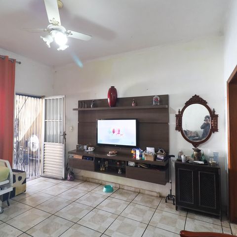 Casa à venda com 150m², 4 quartos e 2 vagas