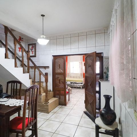 Casa à venda com 150m², 4 quartos e 2 vagas