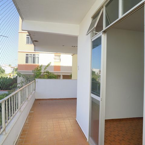Apartamento para alugar com 109m², 2 quartos e 1 vaga Apartamento para alugar com 109m², 2 quartos e 1 vagaVaranda