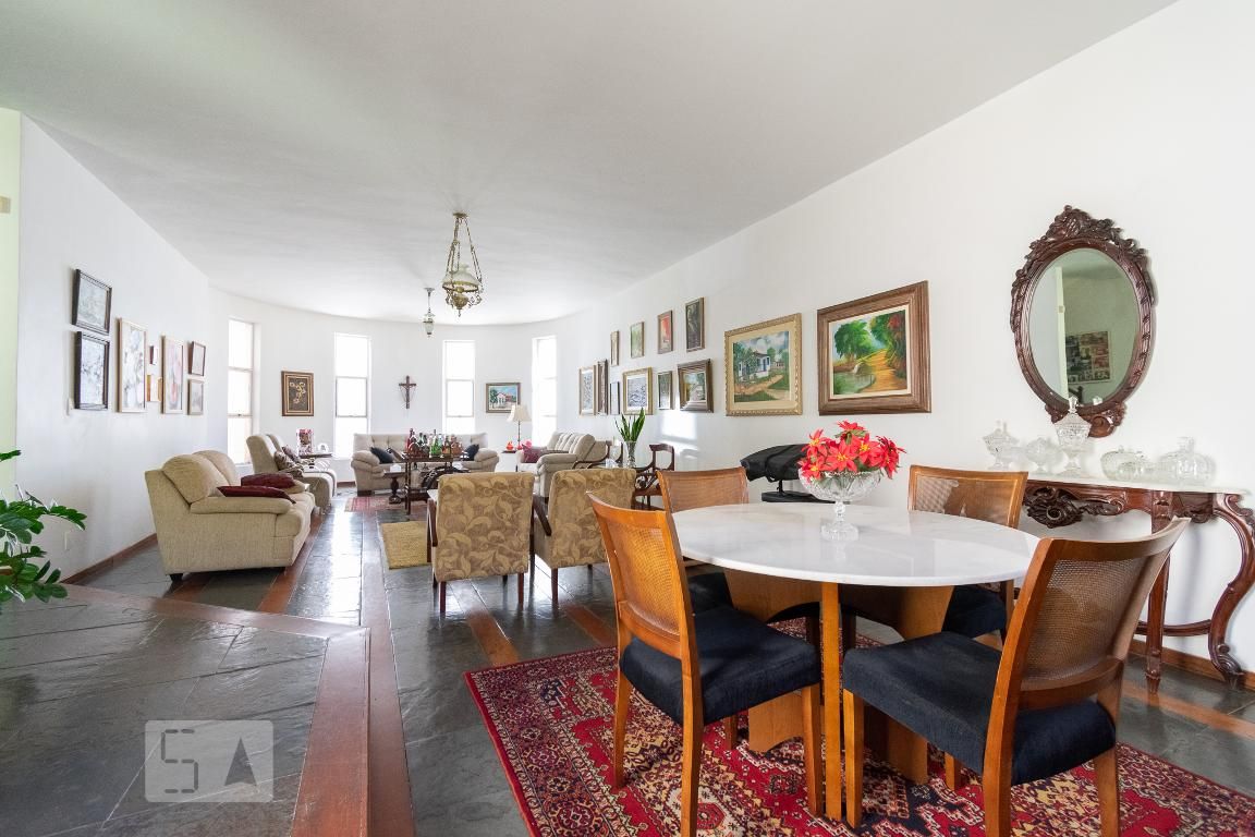Casa com 4 quartos — Santa Lúcia, Belo Horizonte