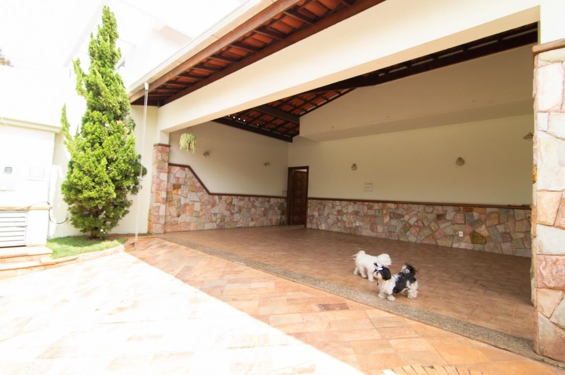 Casa com 4 quartos — Castelo, Belo Horizonte