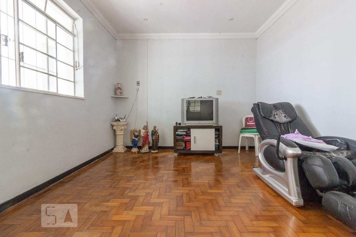 Casa com 3 quartos — Nova Suíssa, Belo Horizonte