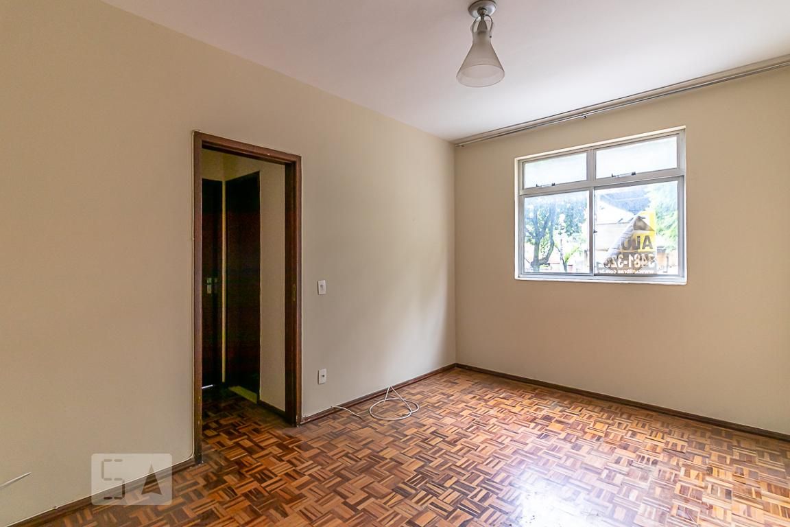 Apartamento com 2 quartos — Sagrada Família, Belo Horizonte