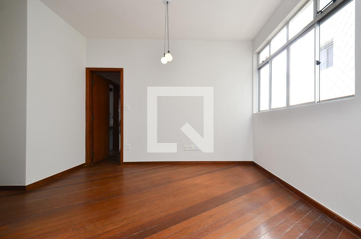 Apartamento com 3 quartos — Sagrada Família, Belo Horizonte