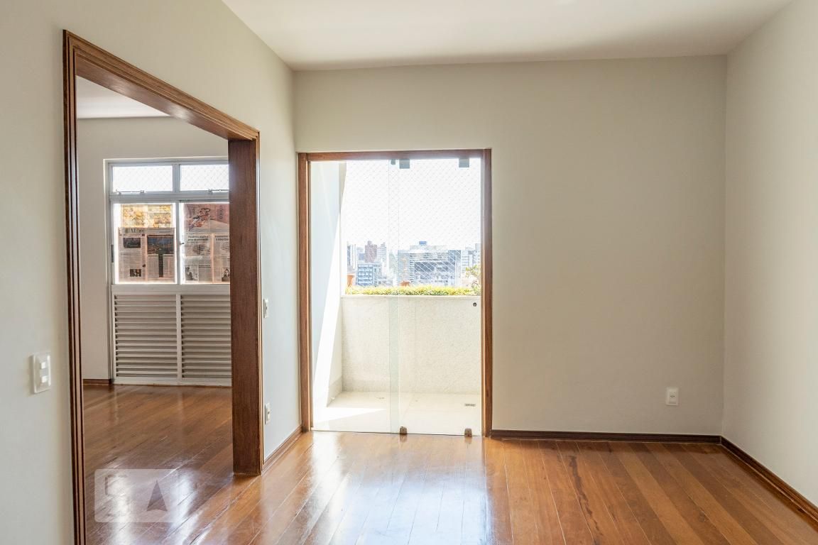 Apartamento com 3 quartos — Funcionários, Belo Horizonte