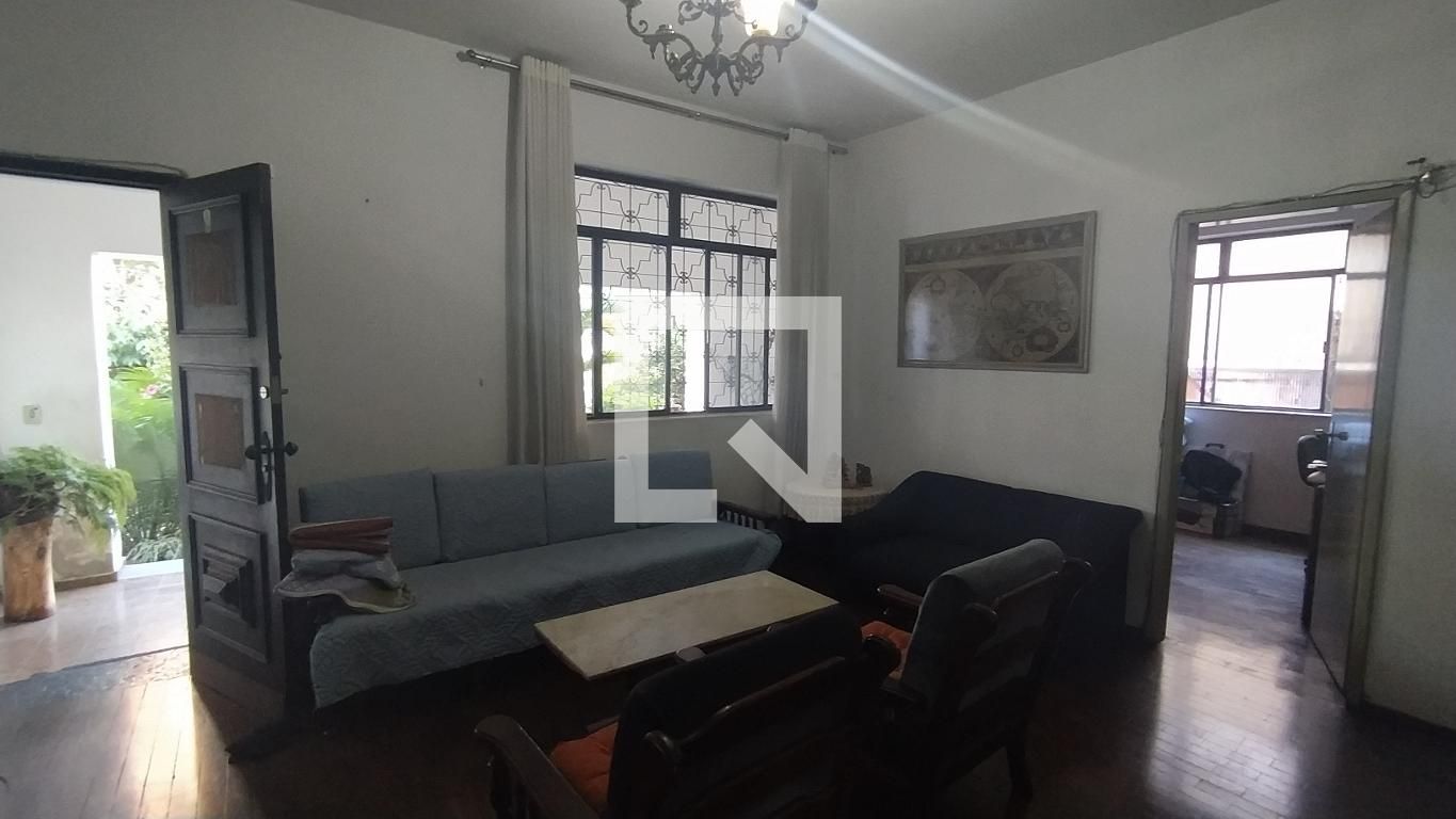 Casa com 8 quartos — Barro Preto, Belo Horizonte