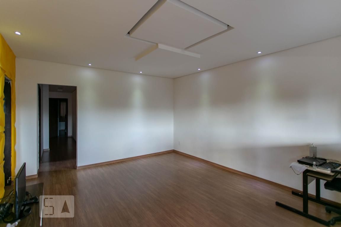 Casa com 3 quartos — São Bernardo, Belo Horizonte