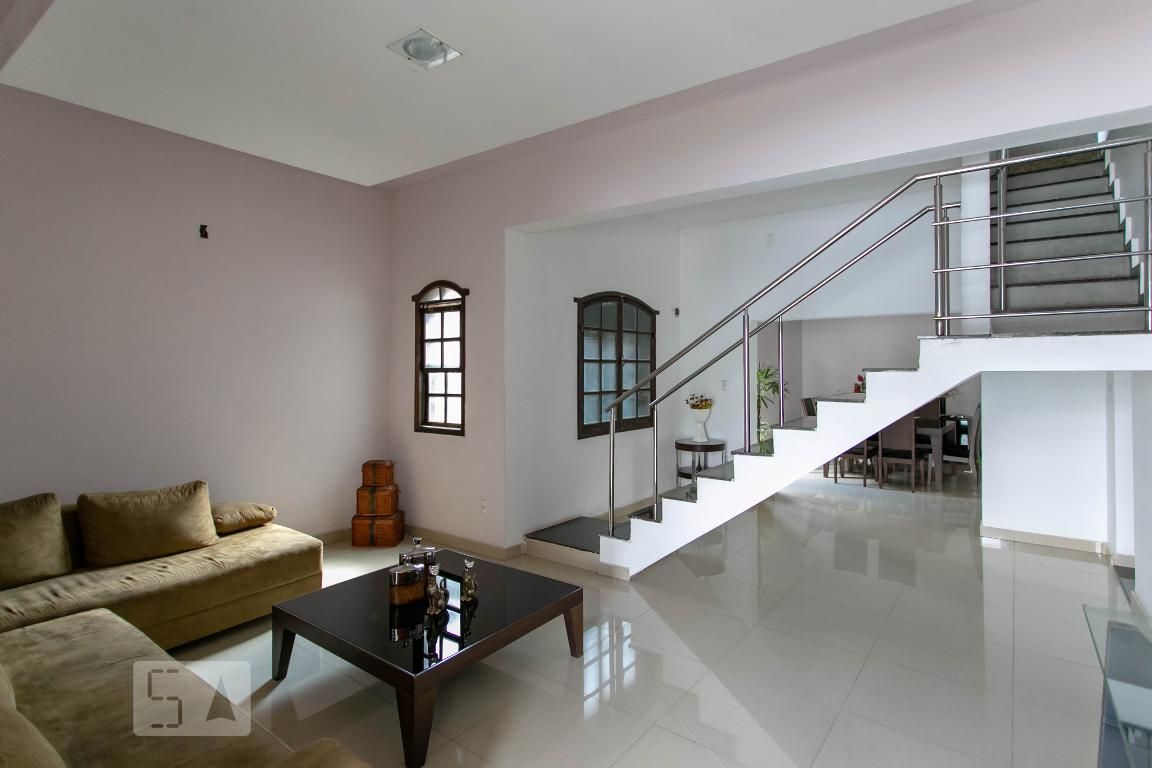Casa com 4 quartos — Santa Amélia, Belo Horizonte