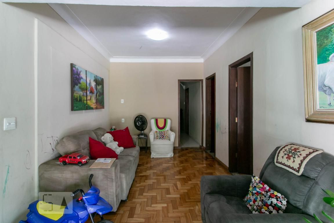 Casa com 6 quartos — Glória, Belo Horizonte