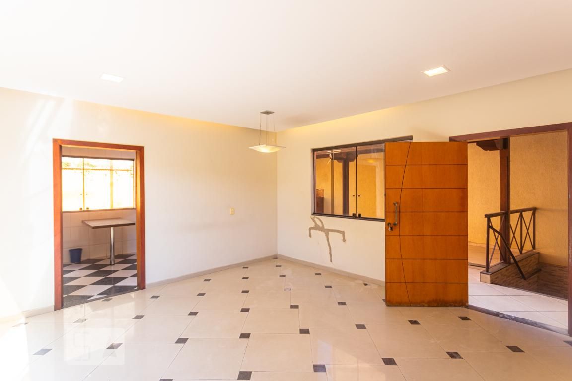 Casa com 4 quartos — Fernão Dias, Belo Horizonte