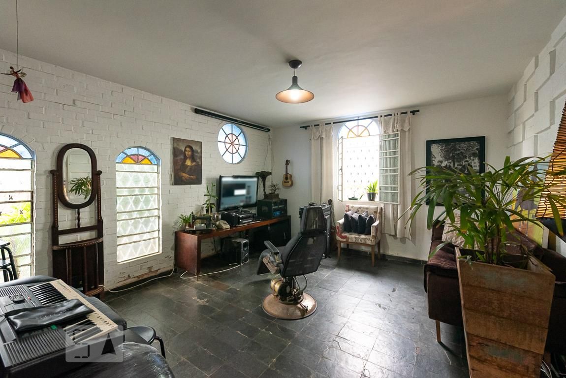 Casa com 3 quartos — São João Batista, Belo Horizonte