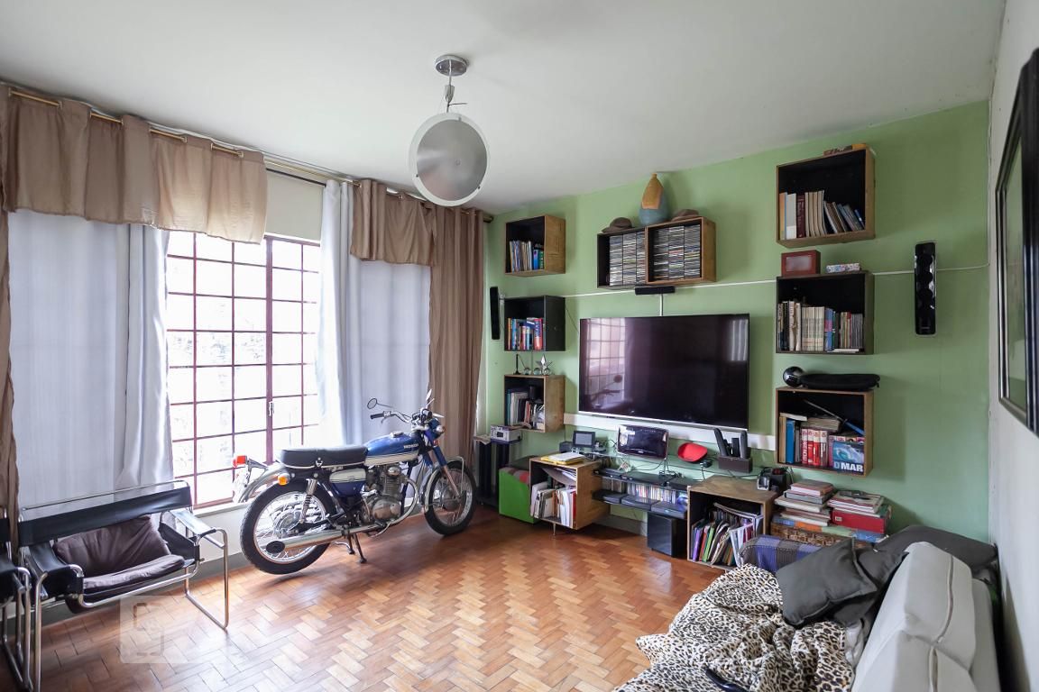 Casa com 3 quartos — Santa Efigênia, Belo Horizonte