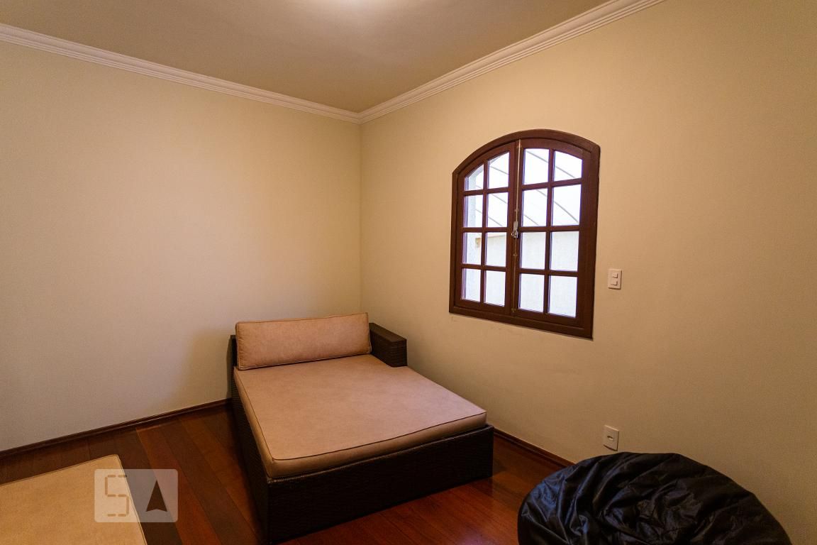 Casa com 5 quartos — Sagrada Família, Belo Horizonte
