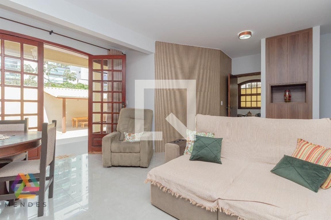 Casa com 4 quartos — Palmares, Belo Horizonte