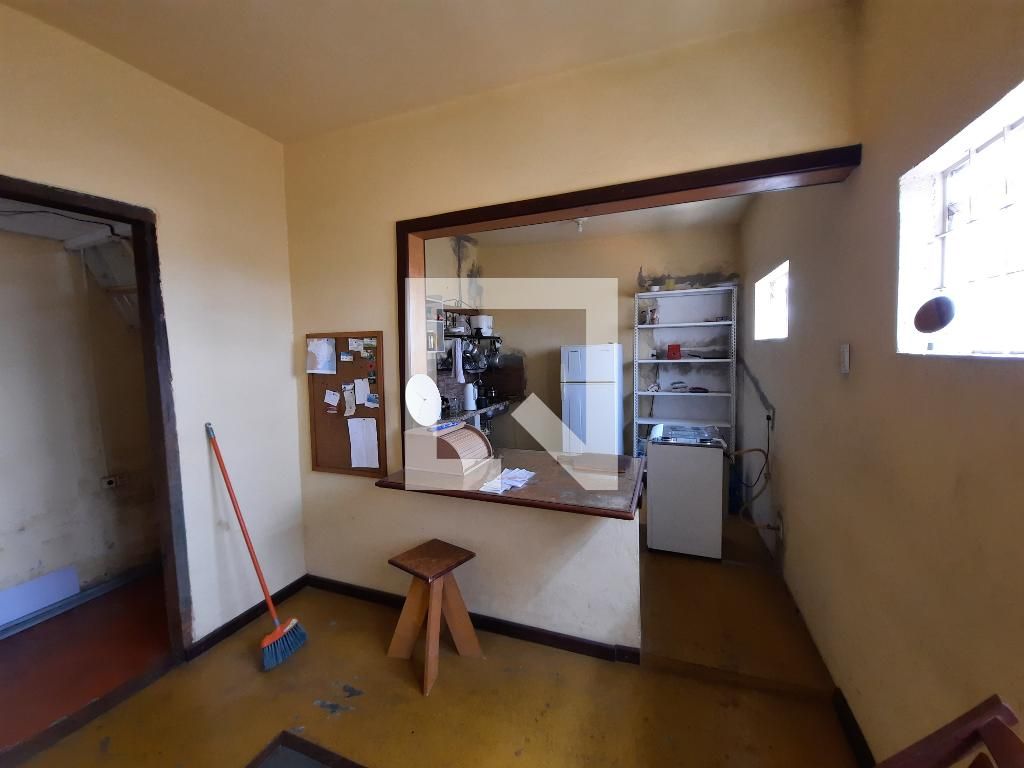 Casa com 2 quartos — Caiçaras, Belo Horizonte