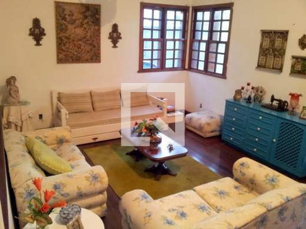 Casa com 4 quartos — Planalto, Belo Horizonte