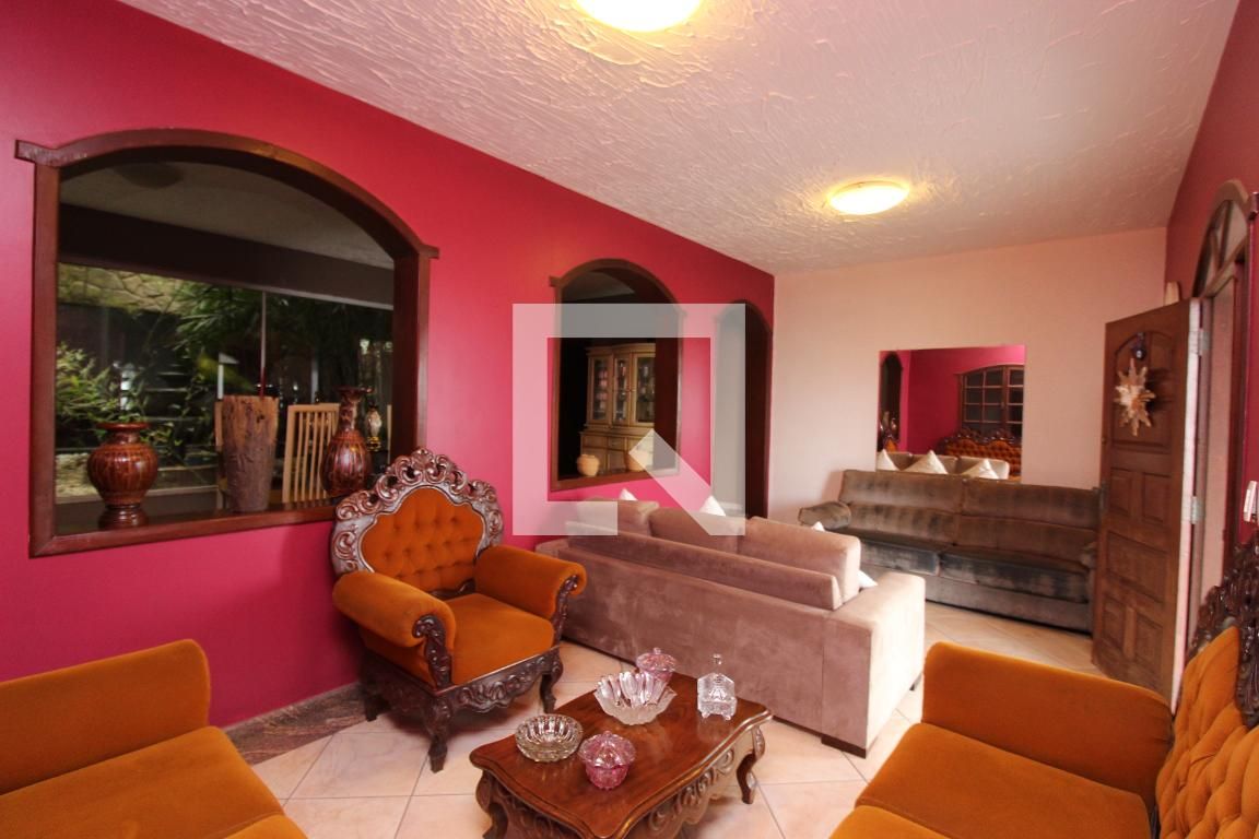 Casa com 5 quartos — Palmeiras, Belo Horizonte