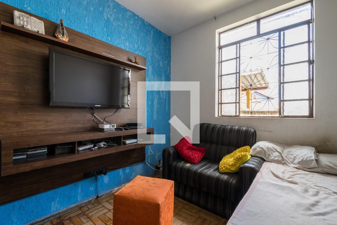 Casa com 3 quartos — Glória, Belo Horizonte