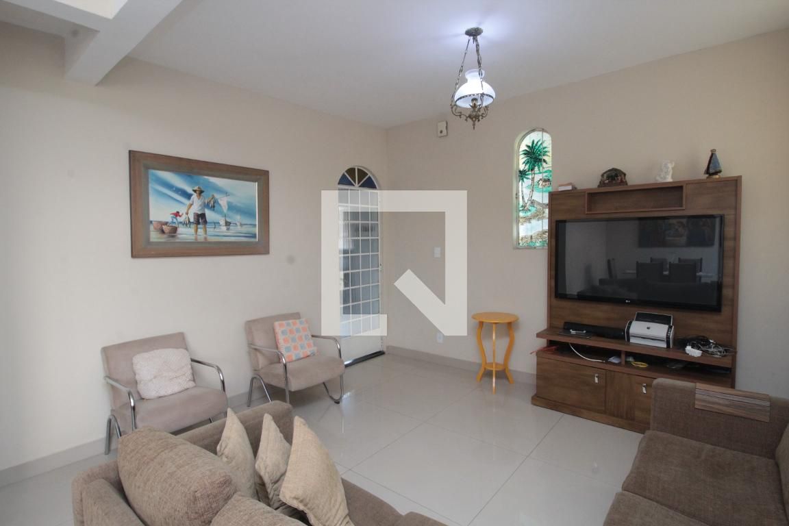 Casa com 3 quartos — Padre Eustáquio, Belo Horizonte