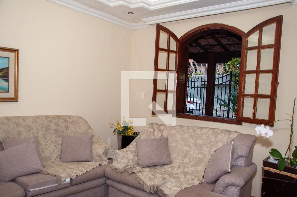 Casa com 3 quartos — Glória, Belo Horizonte