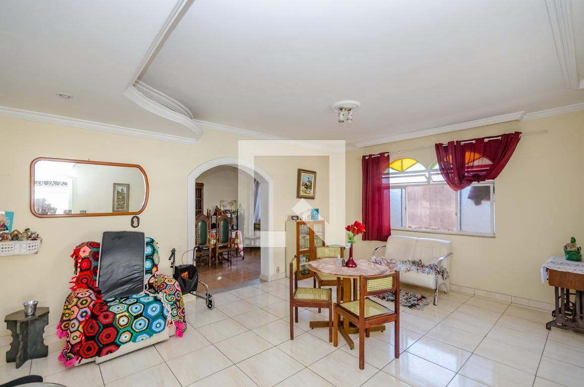Casa com 3 quartos — Alto Caiçaras, Belo Horizonte