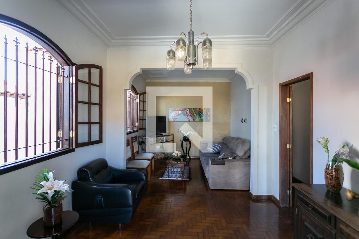 Casa com 3 quartos — Santa Efigênia, Belo Horizonte