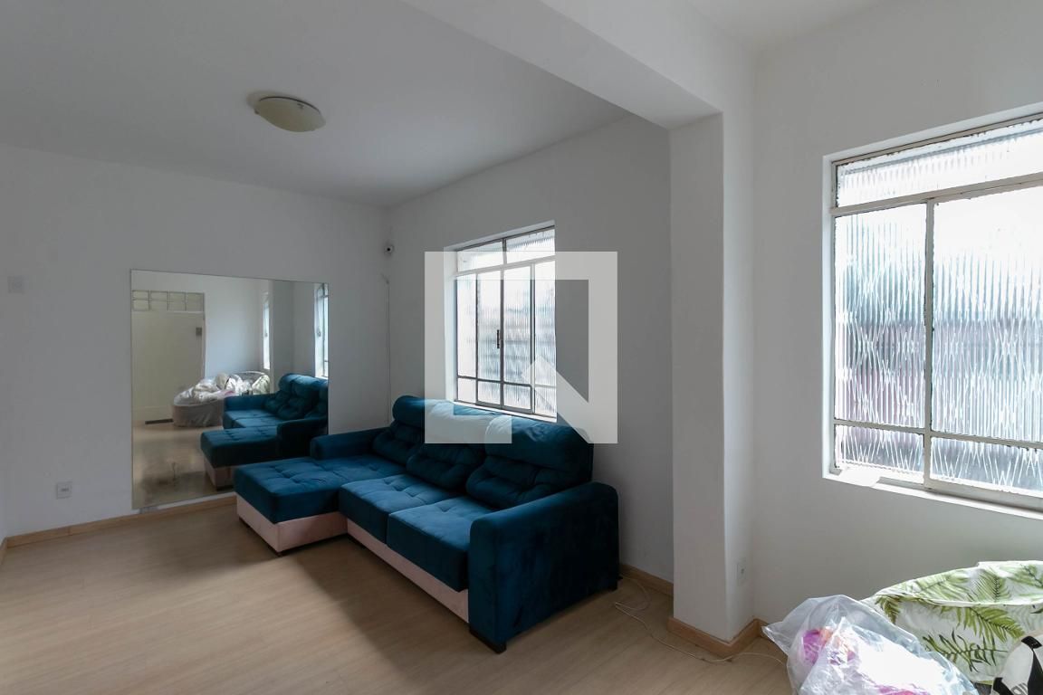 Casa com 4 quartos — Prado, Belo Horizonte