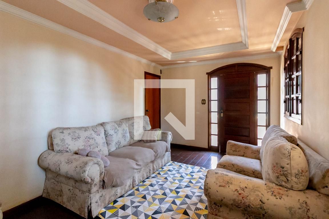 Casa com 4 quartos — Estrela do Oriente, Belo Horizonte