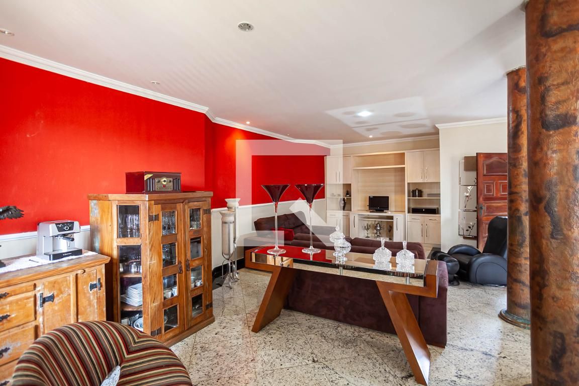 Casa com 8 quartos — Copacabana, Belo Horizonte