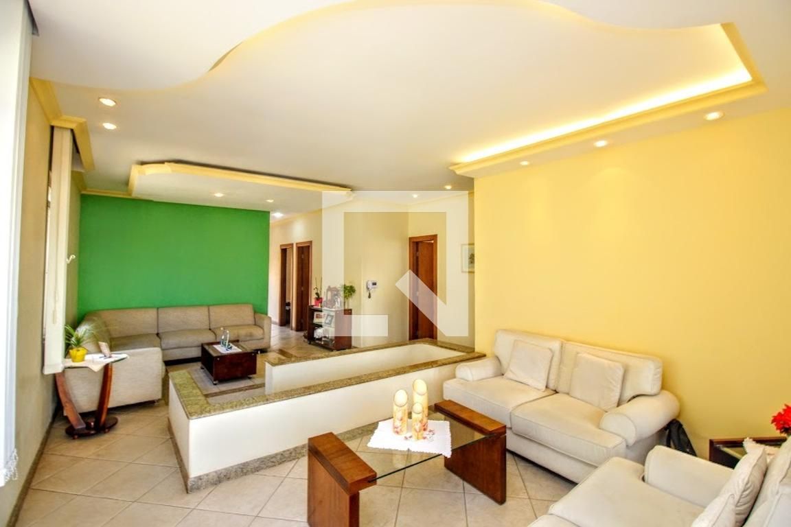 Casa com 4 quartos — Carlos Prates, Belo Horizonte