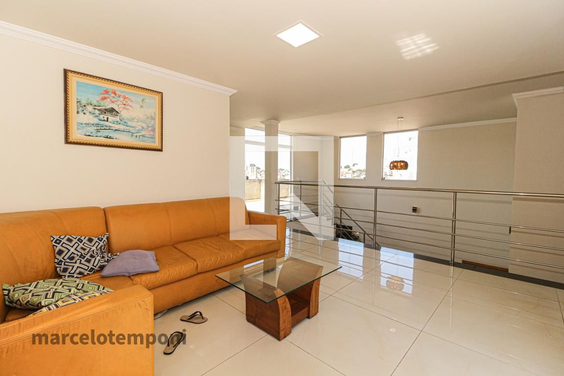 Casa com 3 quartos — Caiçaras, Belo Horizonte