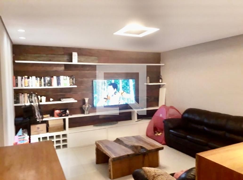 Casa com 3 quartos — Ipiranga, Belo Horizonte