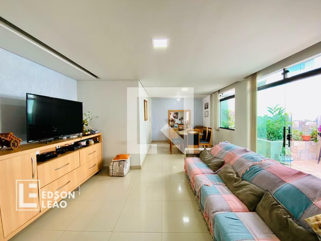 Casa com 4 quartos — Copacabana, Belo Horizonte