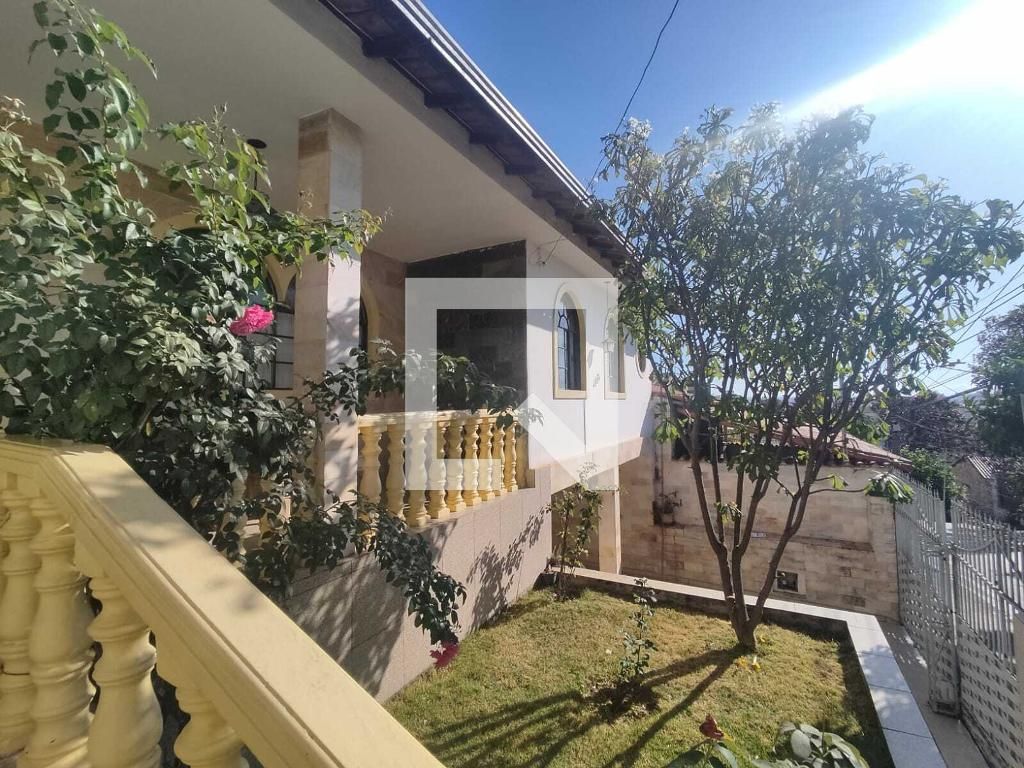 Casa com 4 quartos — Planalto, Belo Horizonte