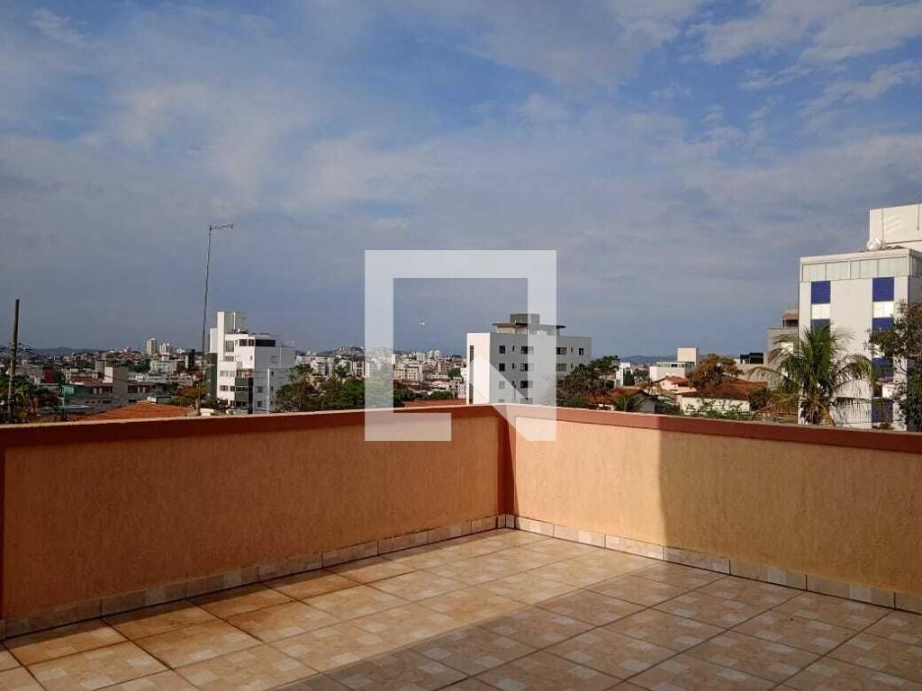 Casa com 3 quartos — Santa Rosa, Belo Horizonte