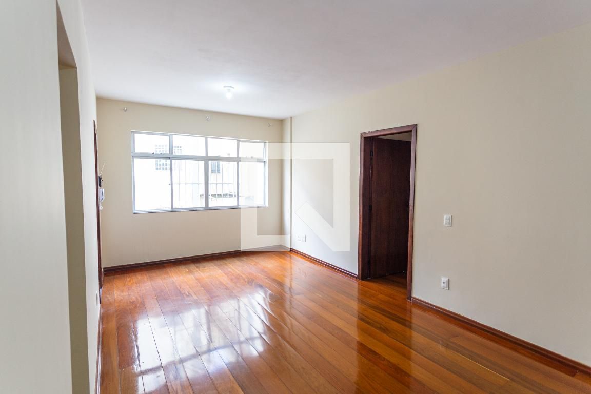 Apartamento com 3 quartos — Sagrada Família, Belo Horizonte