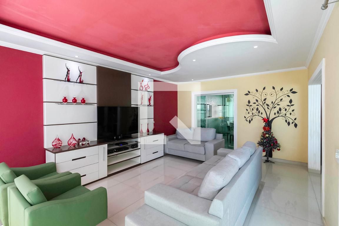 Casa com 4 quartos — Santa Mônica, Belo Horizonte